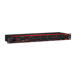 BEHRINGER UV1 - микрофонный предусилитель